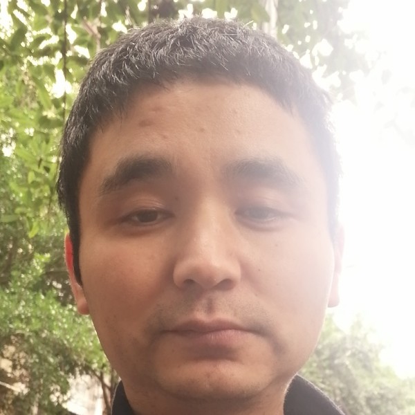 一生笑的照片