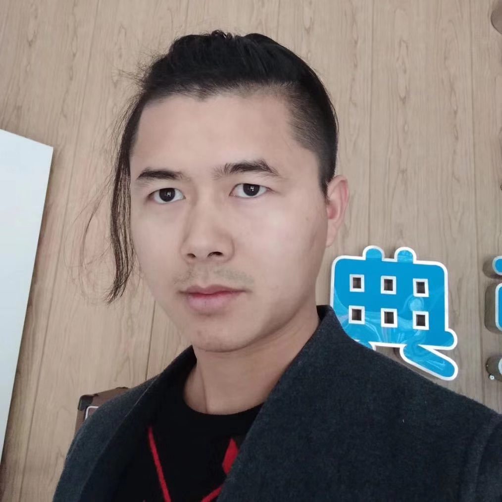 御前带吉他侍卫的照片