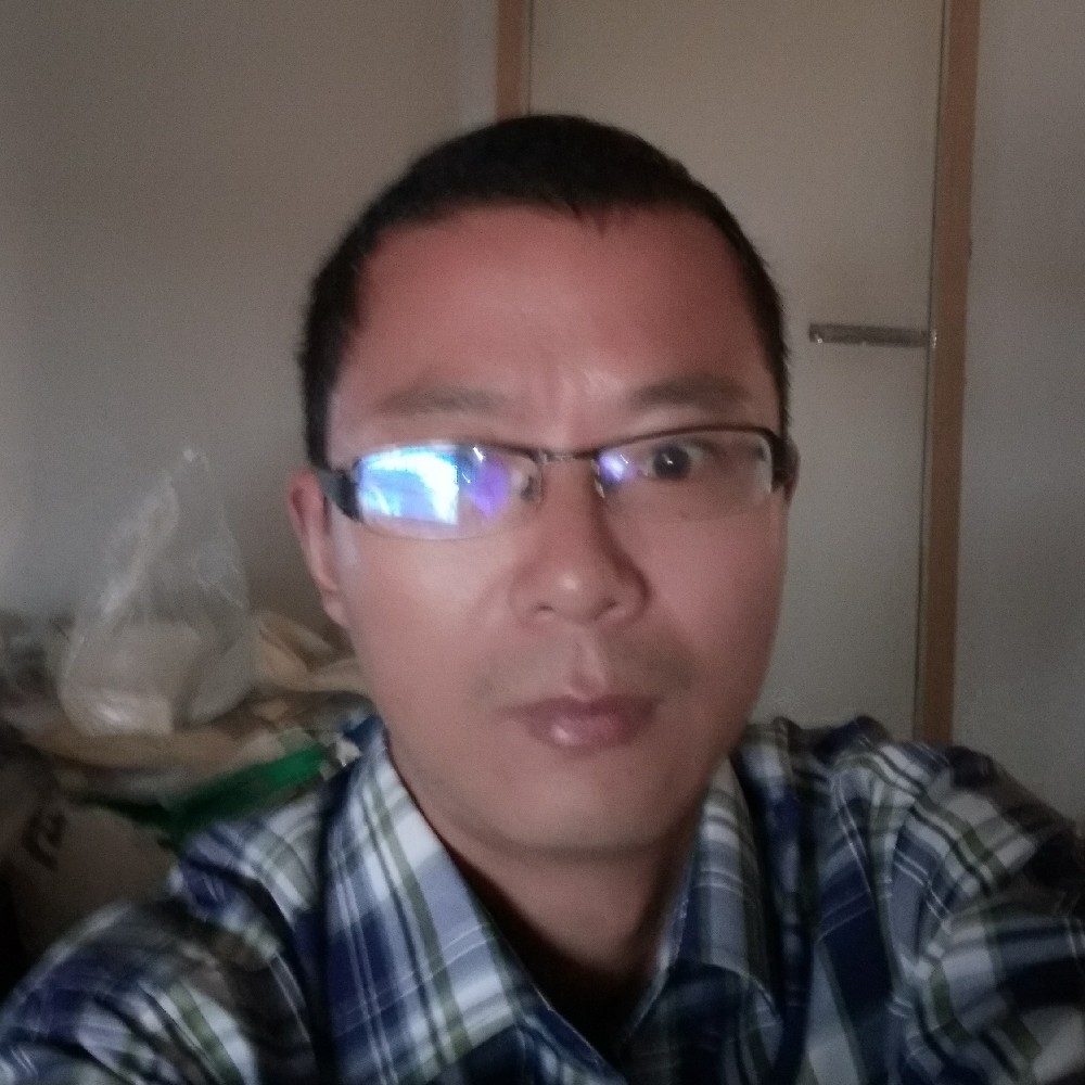 龙龙云的照片