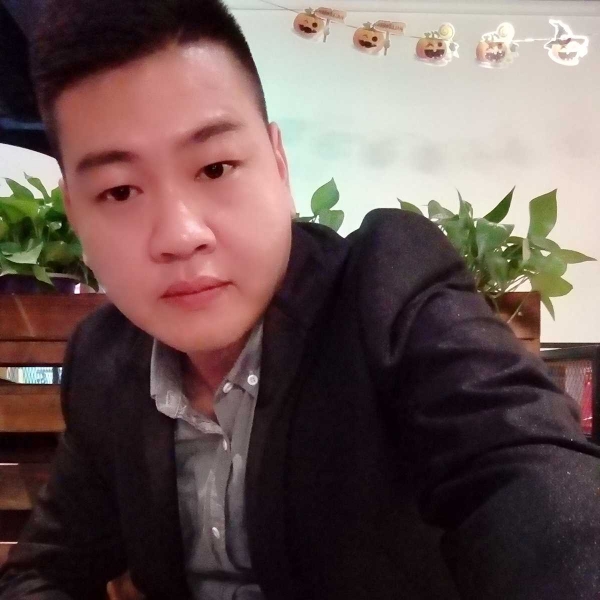闫勃的照片