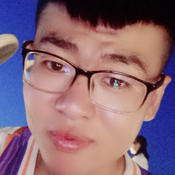 别恋小伙的照片