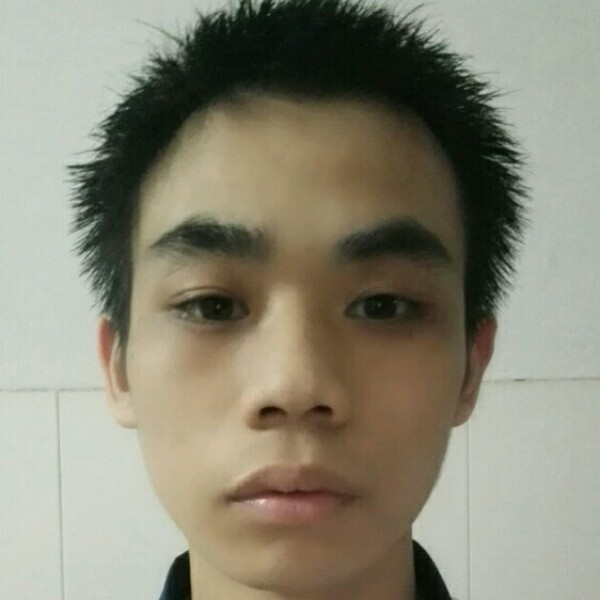欣慰拿小伙的照片