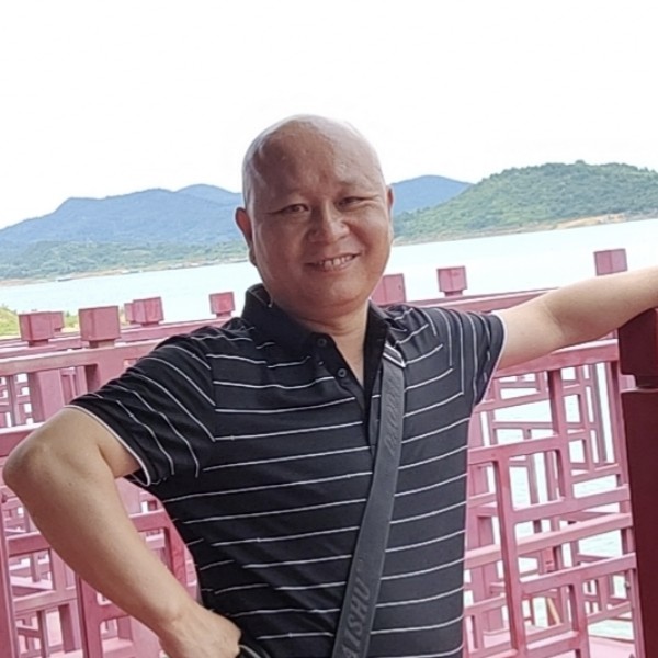 稳重邂逅星雨的照片