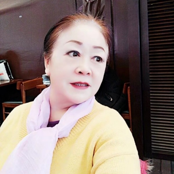 身影落后的照片