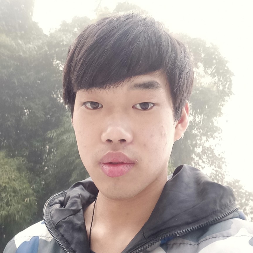 白云笑贪玩的照片