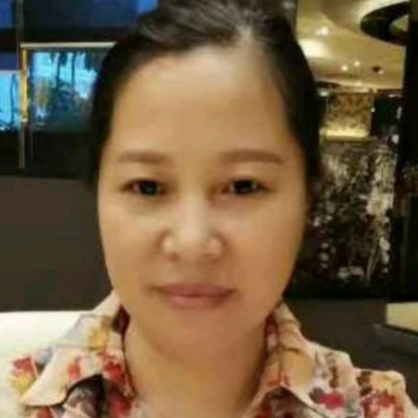 落寂浅吻鞋子的照片