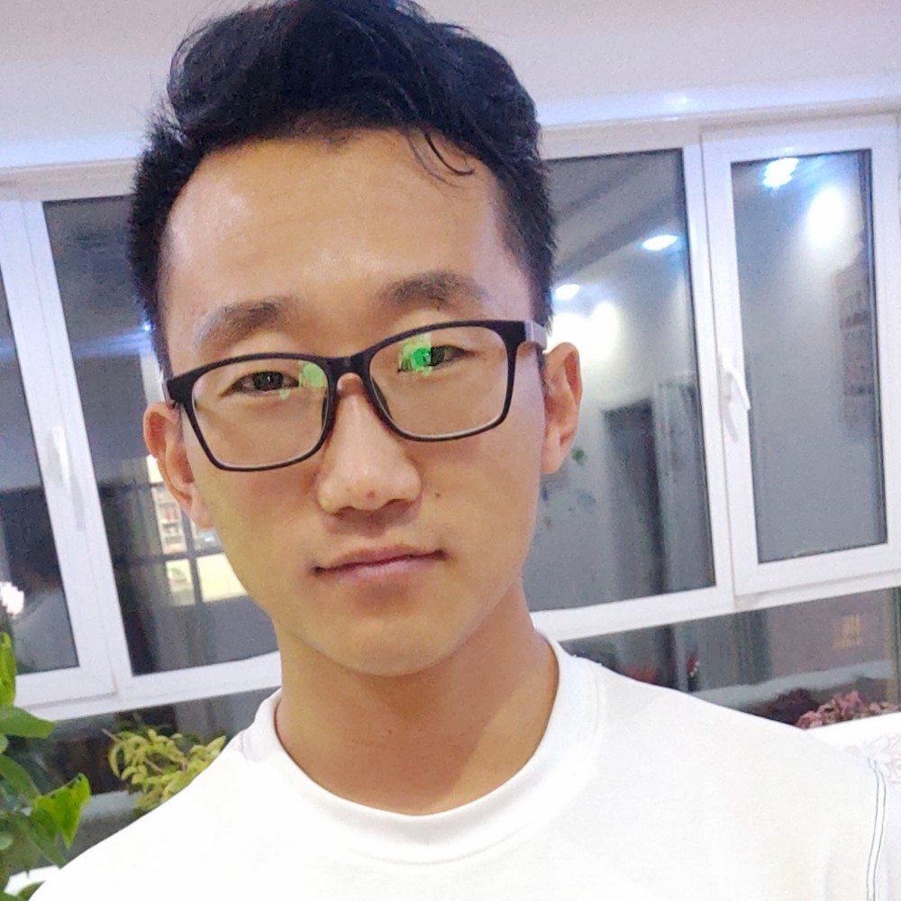 苗条苦恋碧蓝的照片