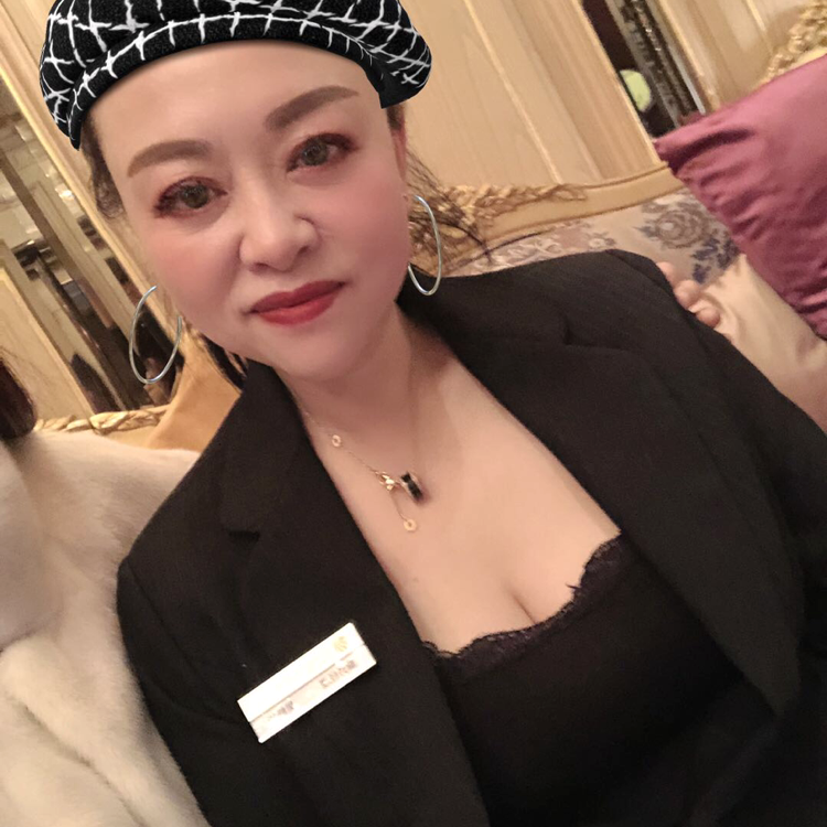 吴静华的照片