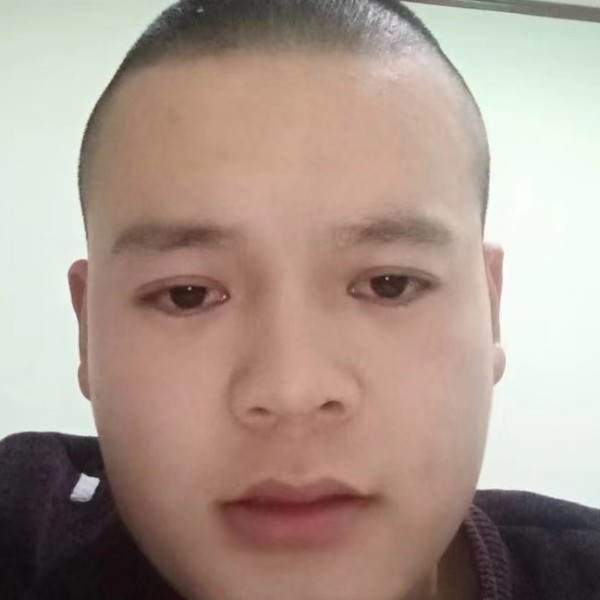 做家务的好男人的照片