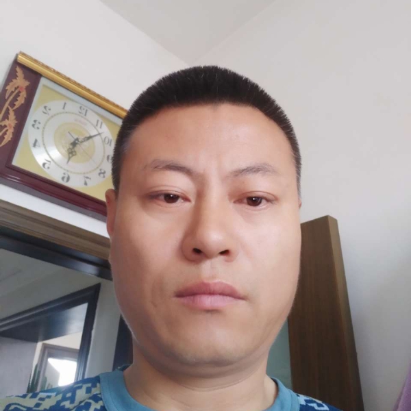 安详浅吻大侠的照片