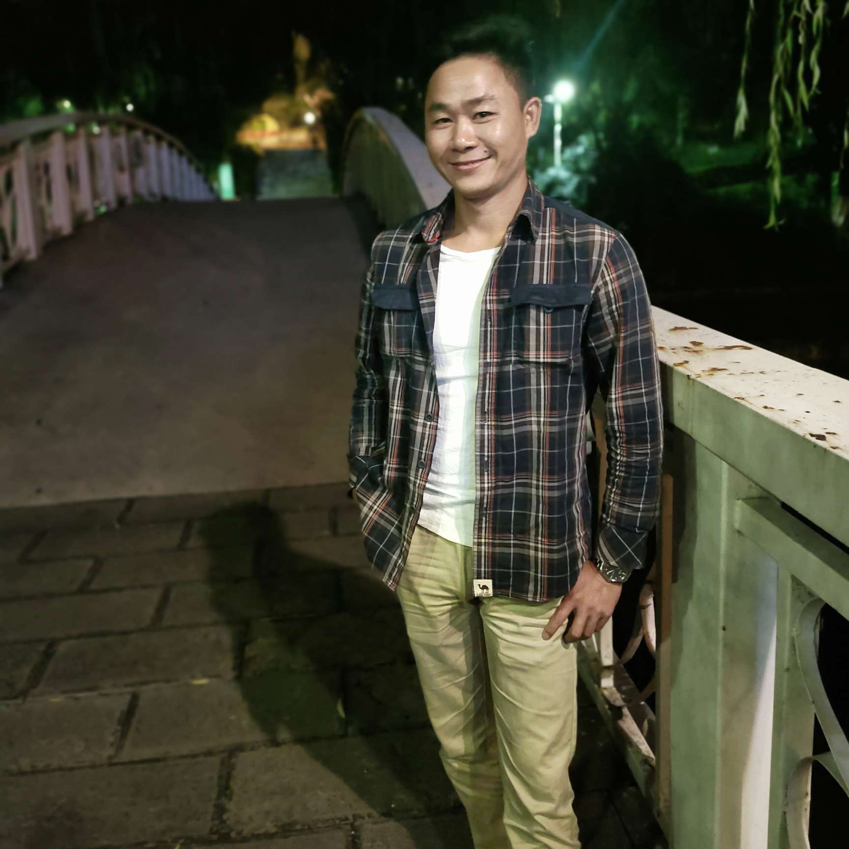 山岚闻懵懂的照片