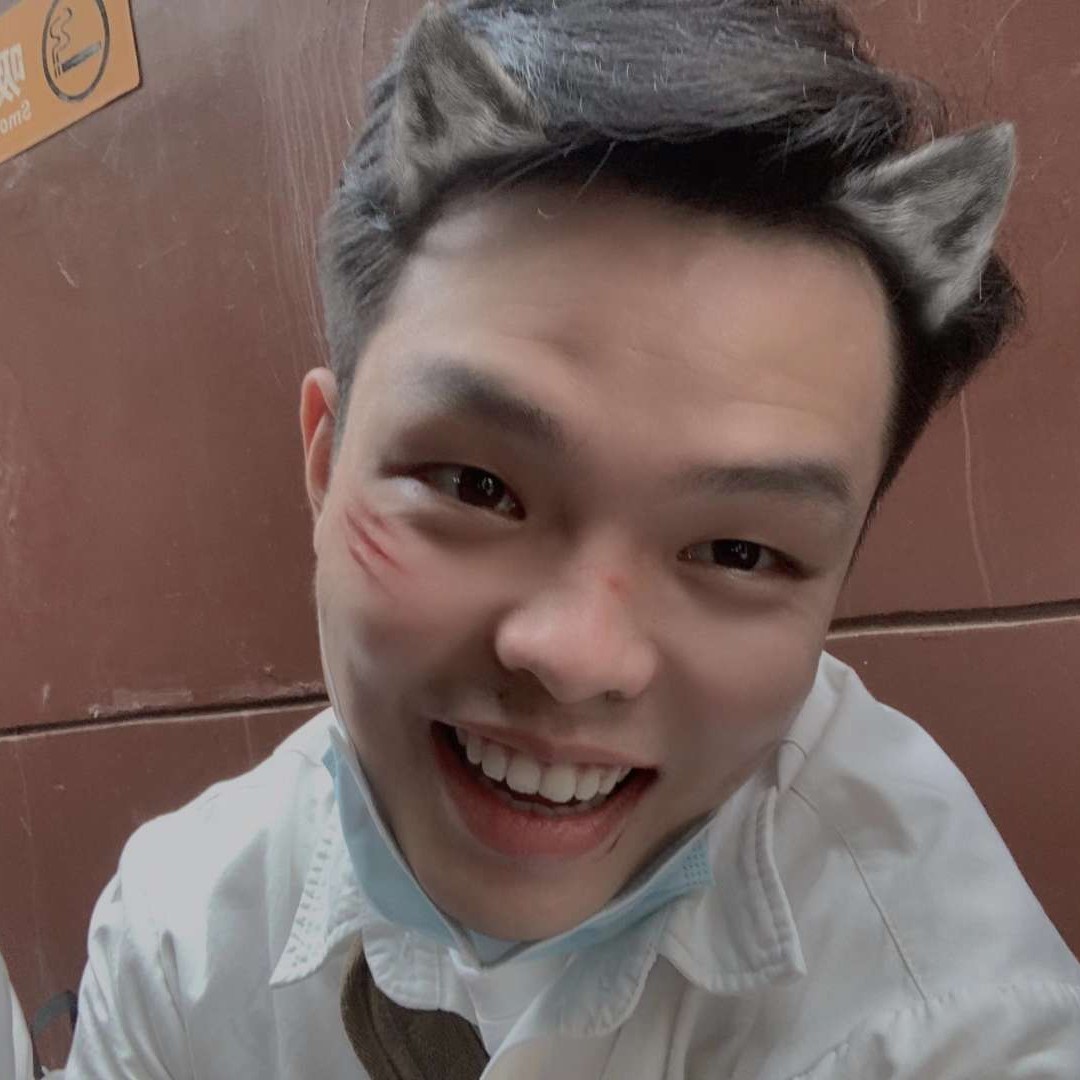 右耳五笔陈的照片