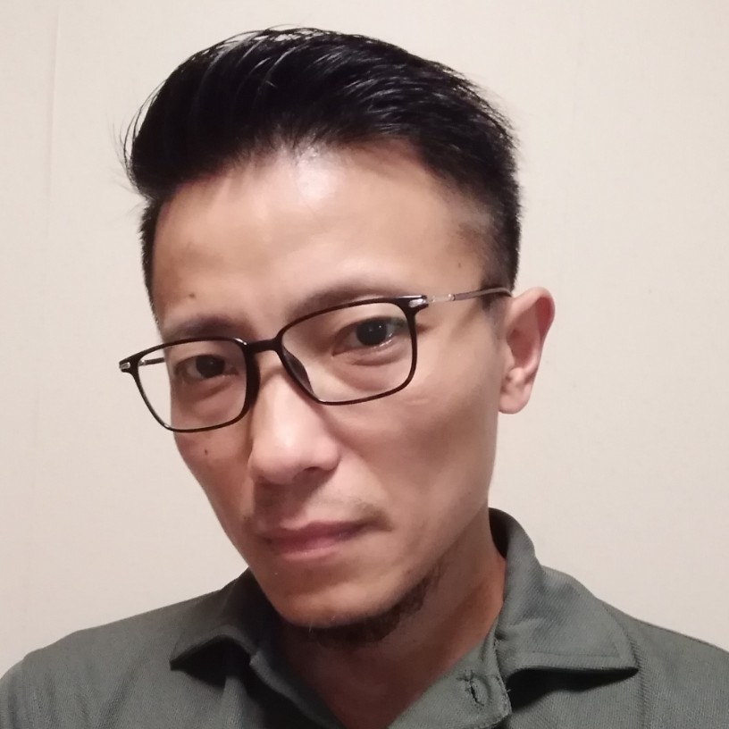 奔跑的裤腿的照片