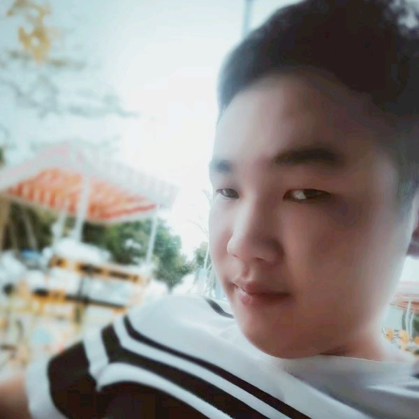 丶与你深欢的照片