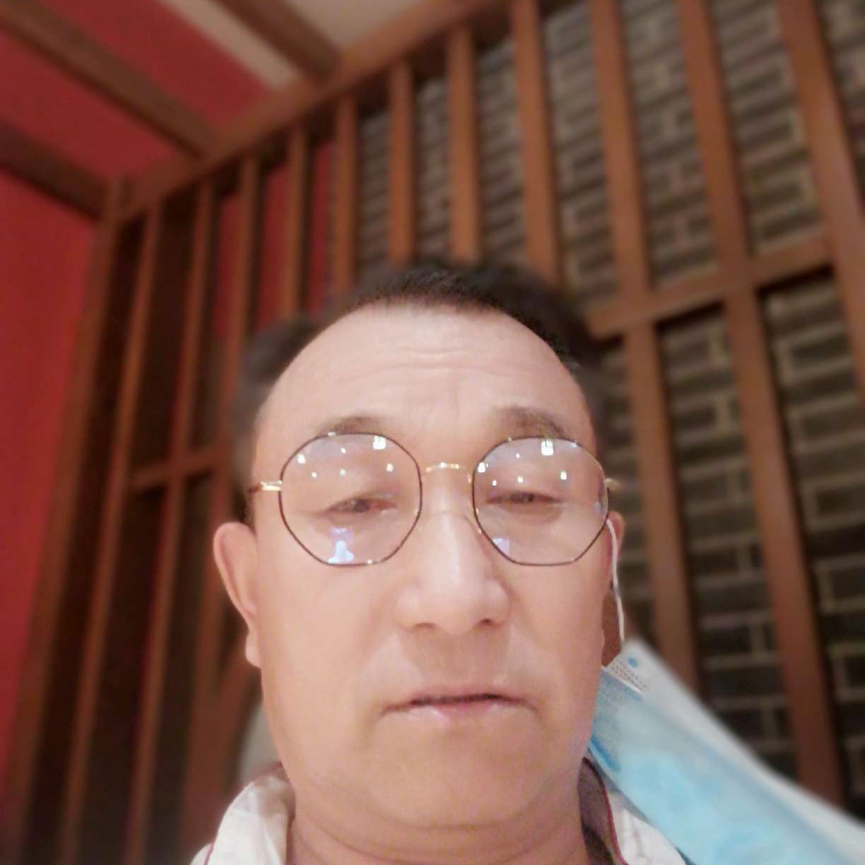 帅哥给欣慰的照片