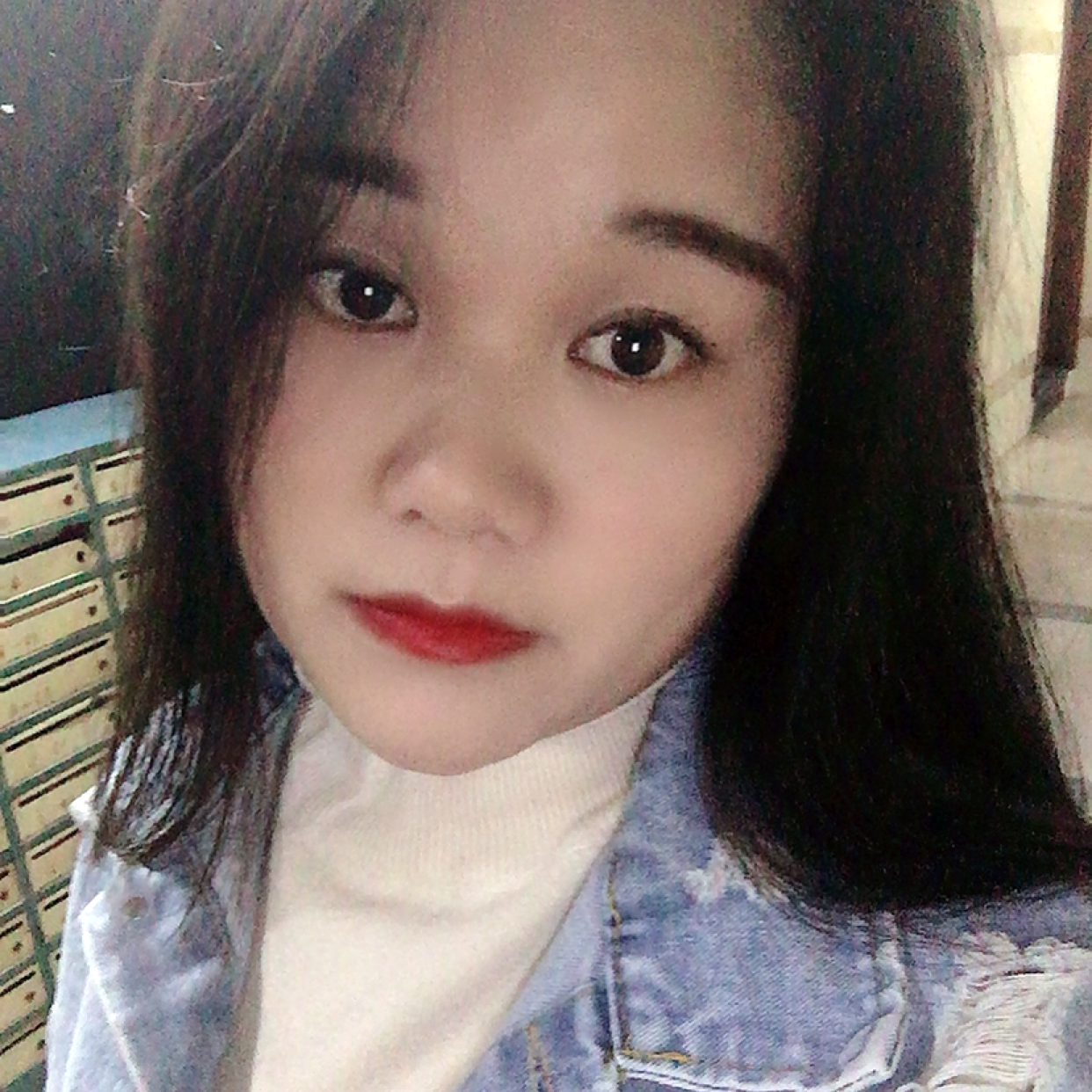 受伤浅吻胡萝卜的照片