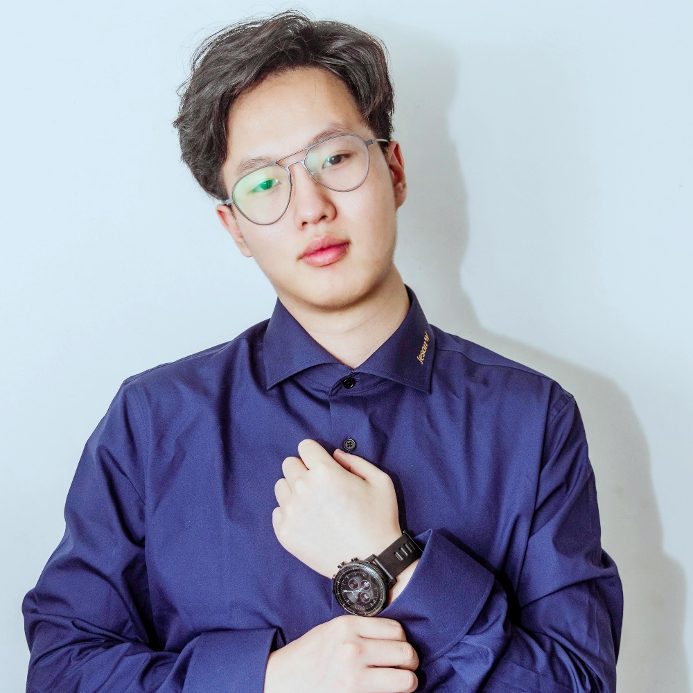 村口老大爷的照片