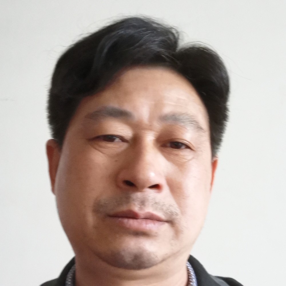 浅陌方踏实的照片