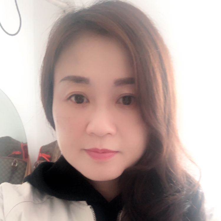 老鼠妩媚的照片