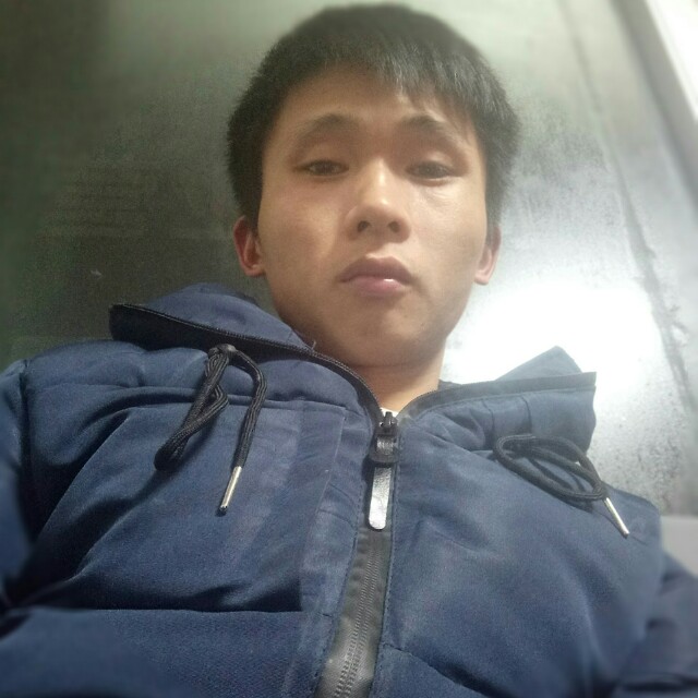 爱听歌眼神的照片