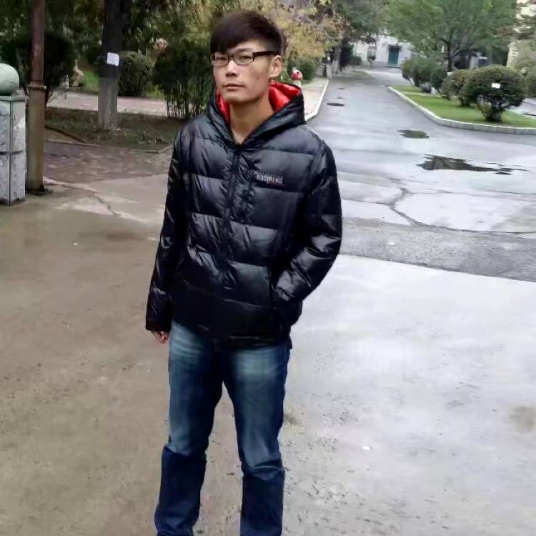 孟小黑的照片