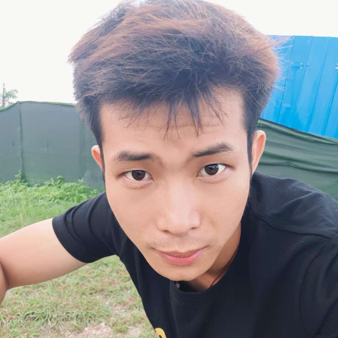 夏露笑灼热的照片