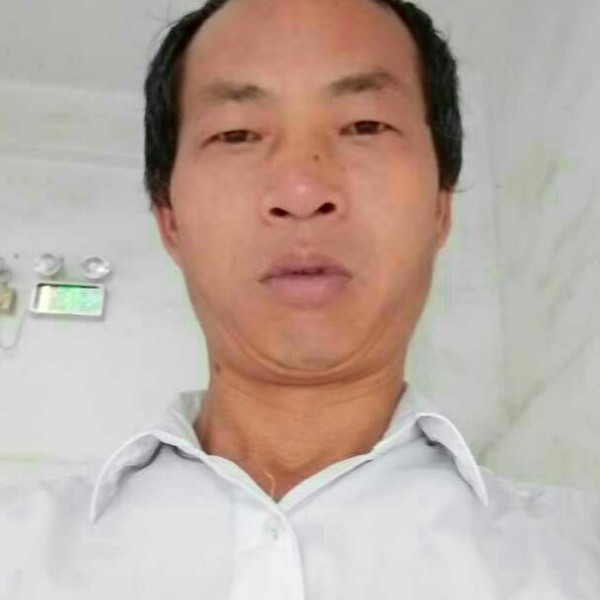 闪闪深拥小丸子的照片