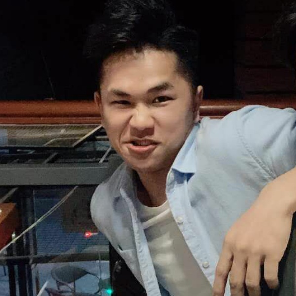 小虾年轻的照片