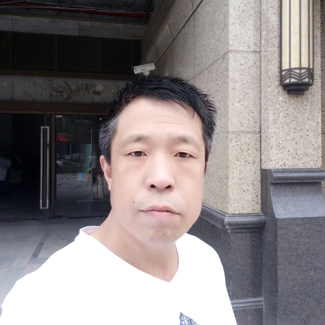 水杯单身的照片