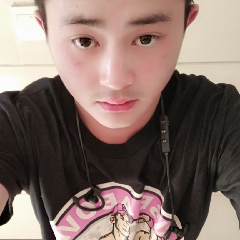 树叶彪壮的照片