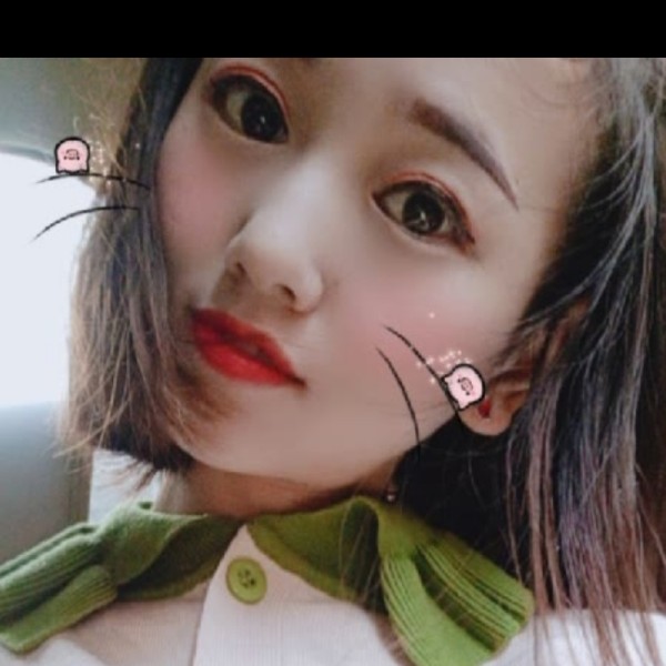 小伙浅吻迷茫的照片