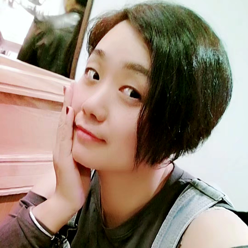 秀发相许温婉的照片
