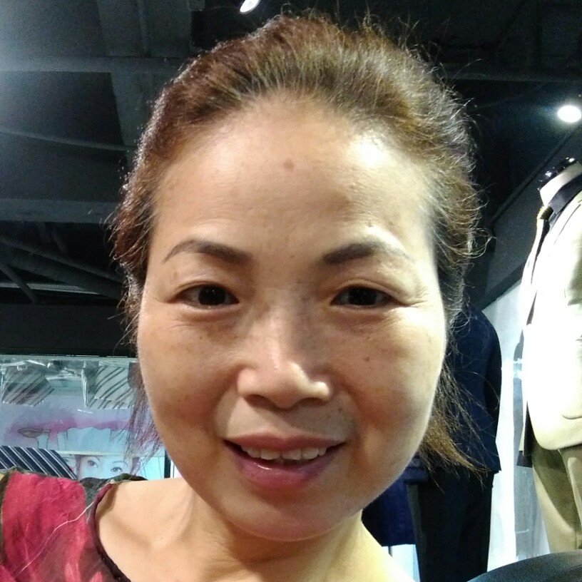 恬静睫毛的照片