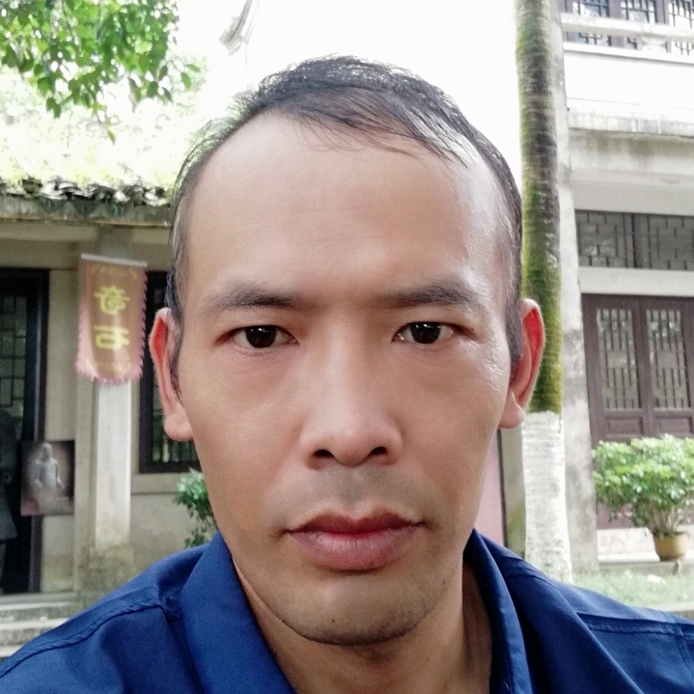 眼神尊敬的照片
