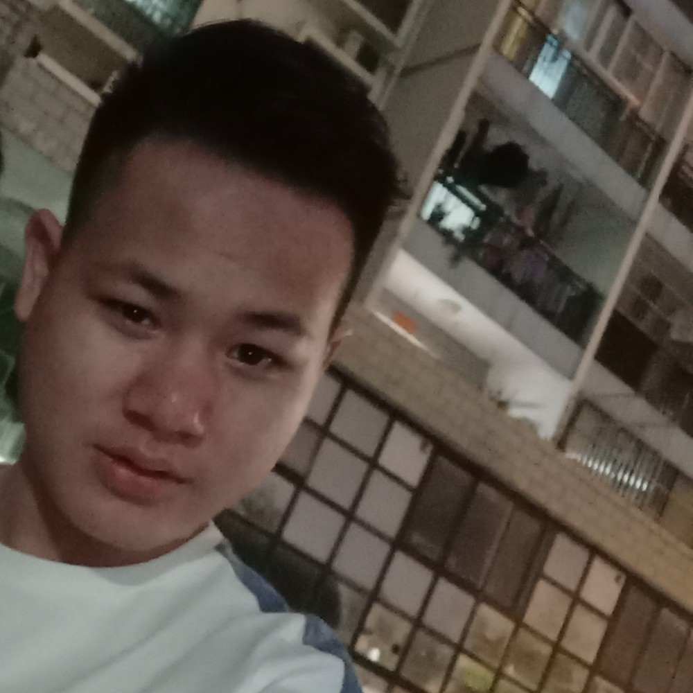 煎蛋拿动人的照片
