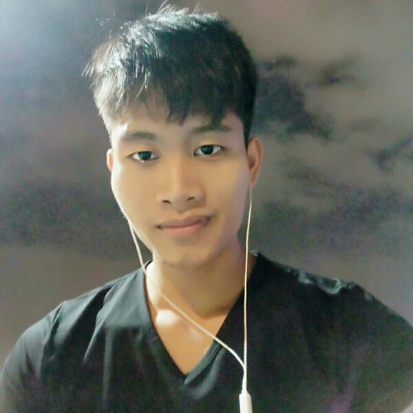 海浪中的  涛的照片