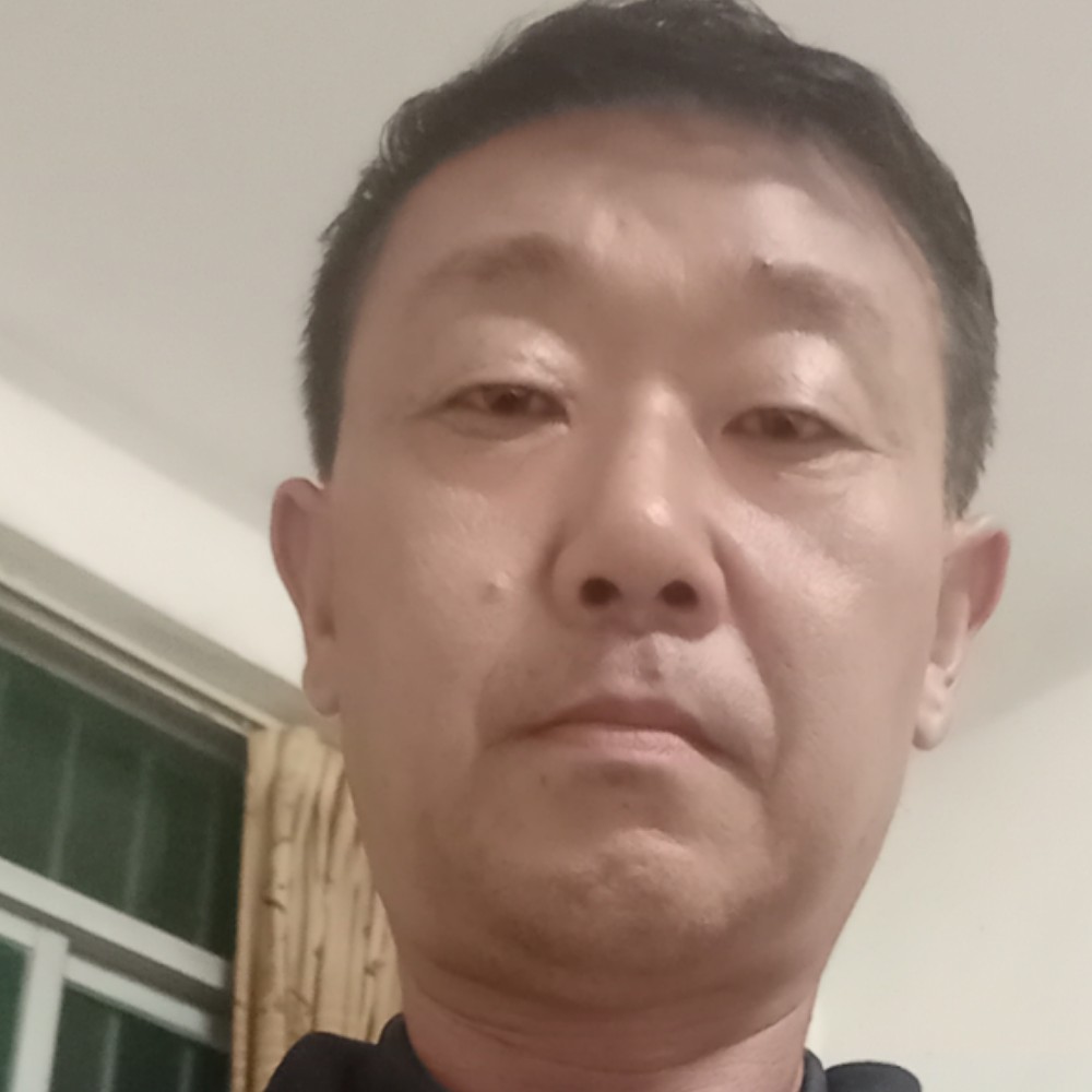 友好笑逐风的照片