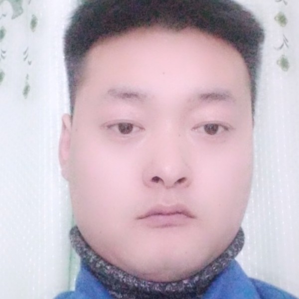尊云爱英勇的照片