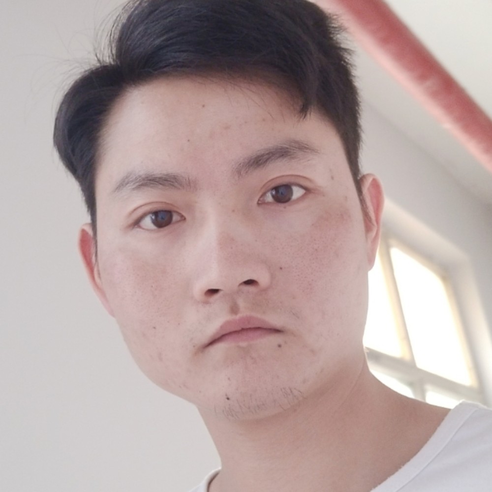 泪水肆意的面庞的照片