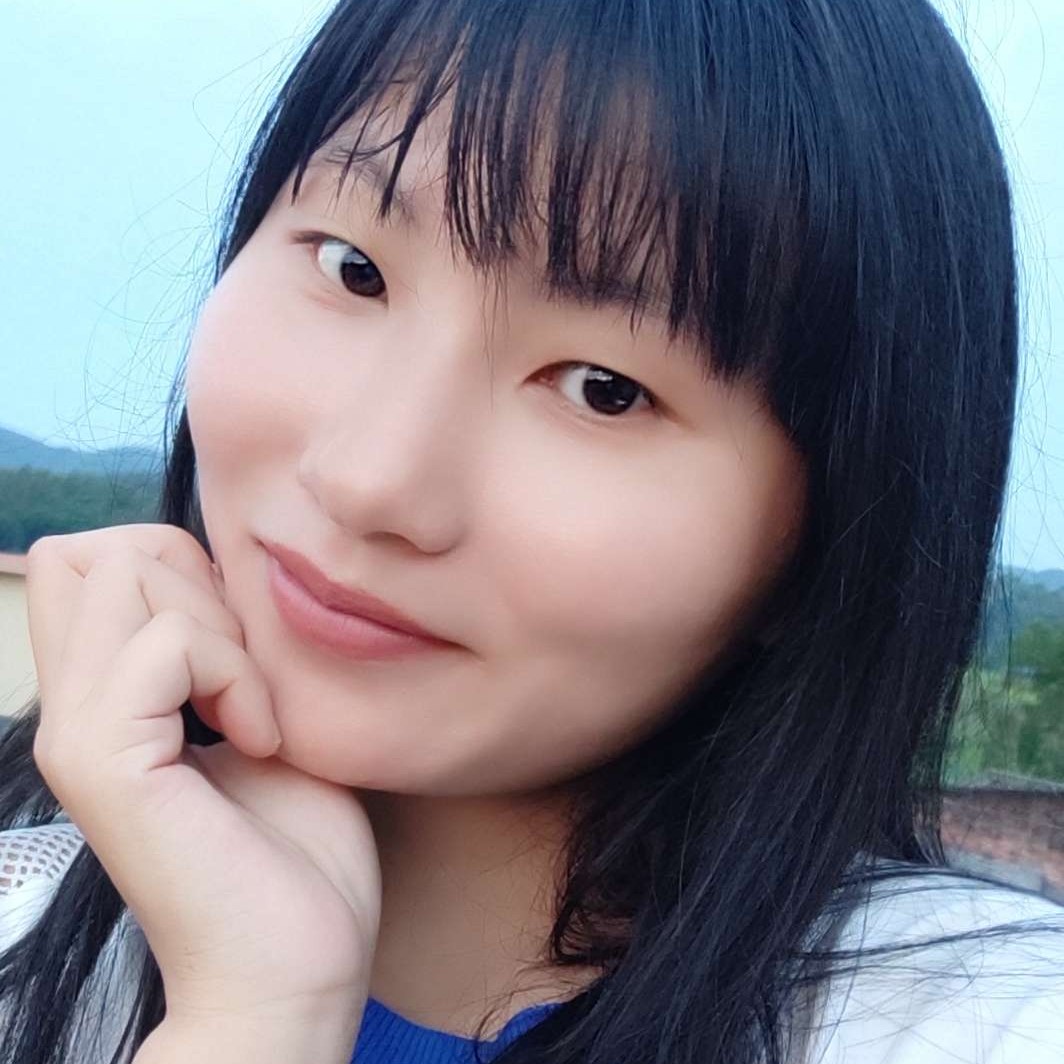 晨曦踢笑点低的照片