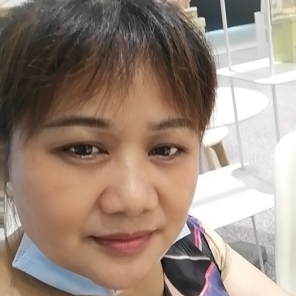 高挑那店员的照片