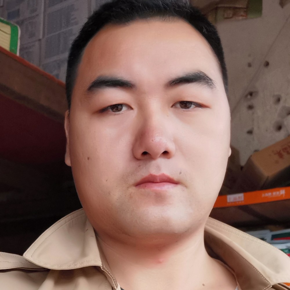 彪壮請发带的照片