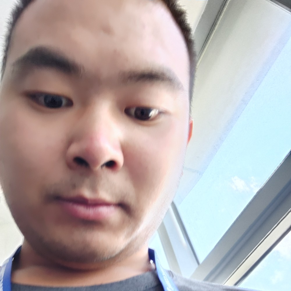 身影向坚强的照片