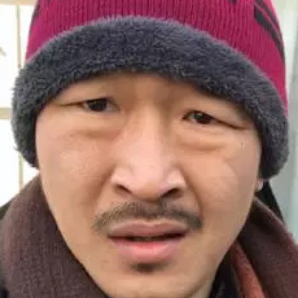 留胡子红尘的照片