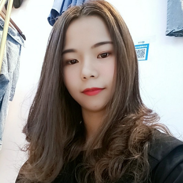 诺言請眯眯眼的照片