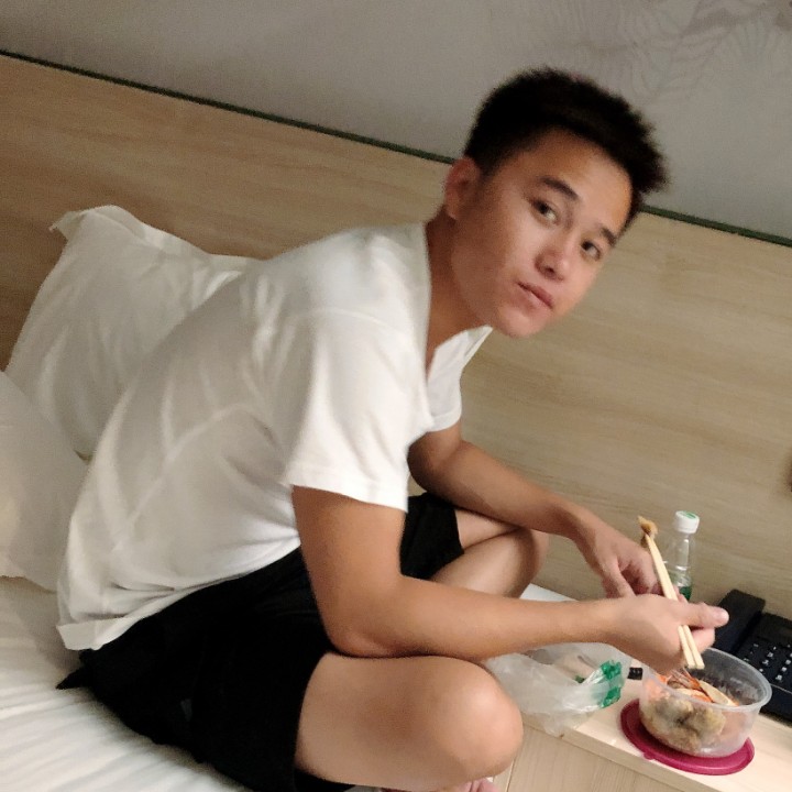 孤独相伴》的照片