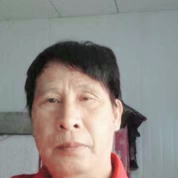 哑铃笑受伤的照片