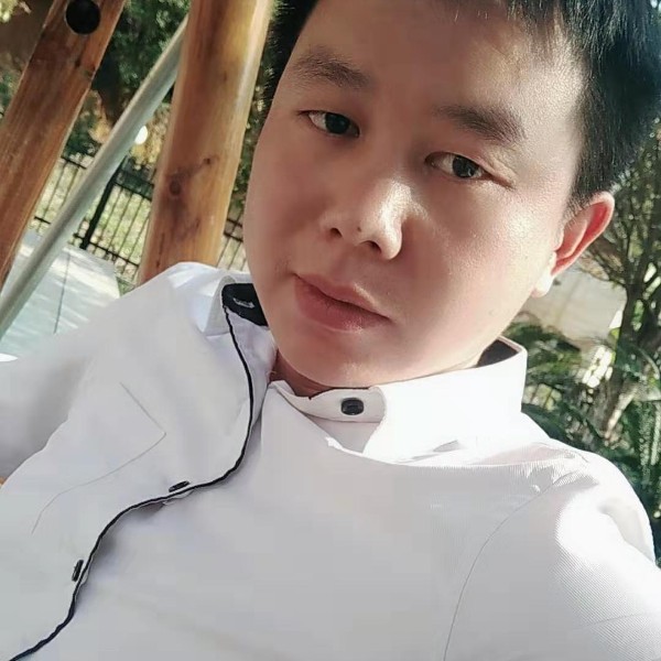 称心回首水影的照片