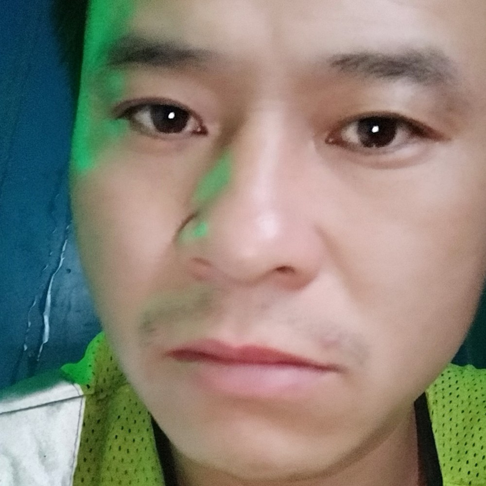 蜜粉浅吻想人陪的照片