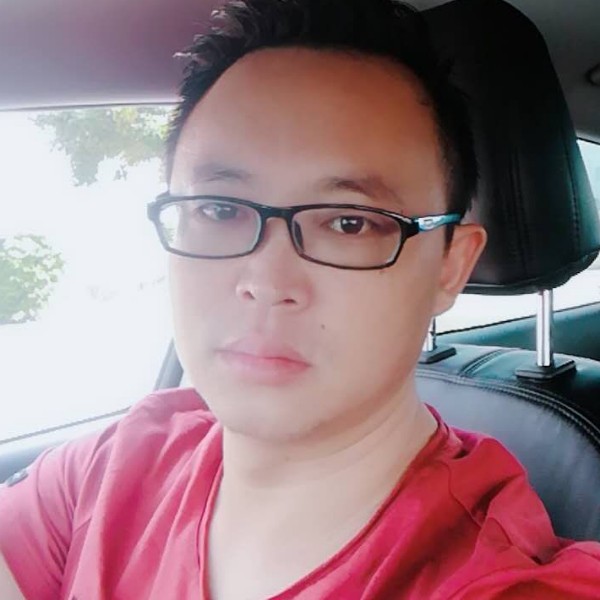 眼睛大泪了钻石的照片